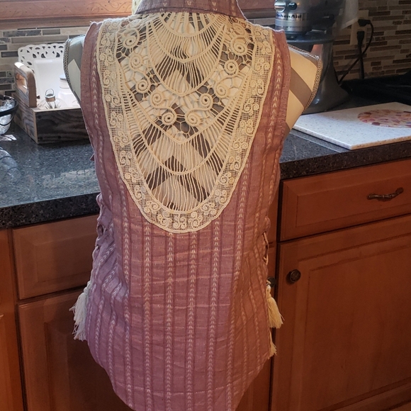 Top - Picture 2 of 4